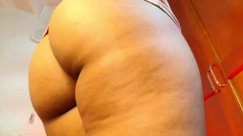 Snapshot of khoe_777 chatting on 03/06/26, 01:02 khoe 777 online show from 03/06/26, 01:02