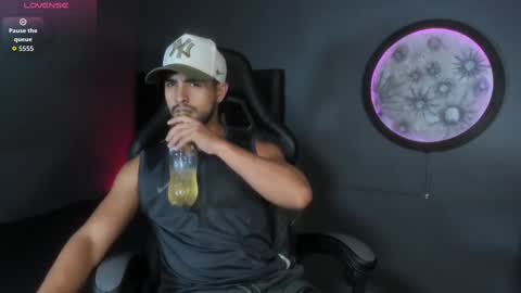 Khriss brown online show from 11/18/25, 08:46