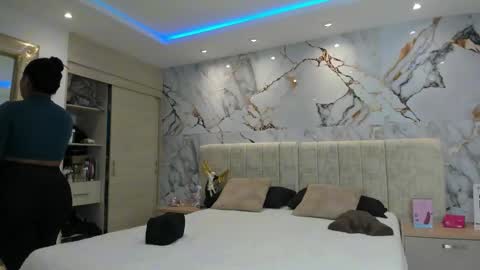    N         M online show from 11/17/25, 11:38