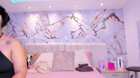    N         M online show from 11/28/25, 11:24