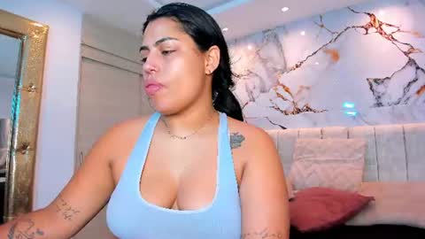 Snapshot of kiana_cream chatting on 07/11/26, 01:25 N M online show from 07/11/26, 01:25