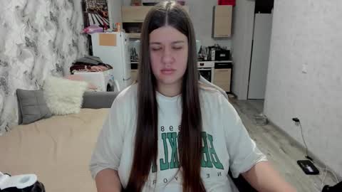 kianna_dior_ online show from 11/14/25, 11:09