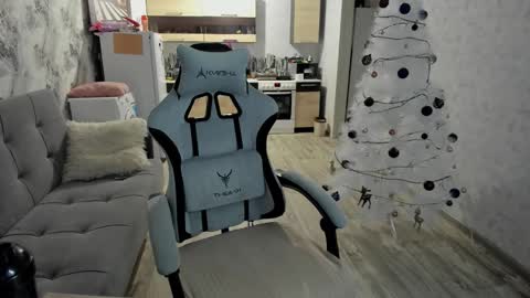 kianna_dior_ online show from 12/23/25, 10:24