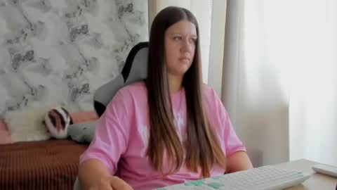 kianna_dior_ online show from 06/27/26, 12:10