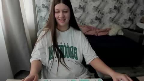 kianna_dior_ online show from 06/29/26, 10:15