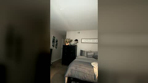 kiannaluv online show from 07/19/26, 08:12