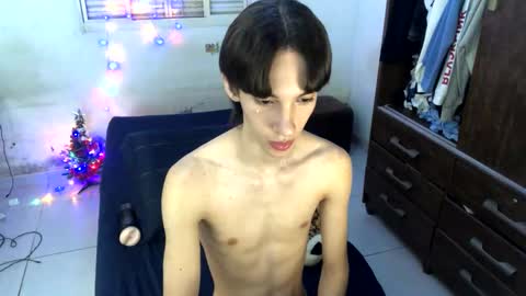 kiantwink online show from 12/30/24, 08:04