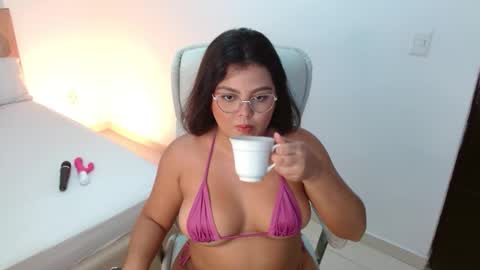 Kiara Evans online show from 09/16/25, 12:33