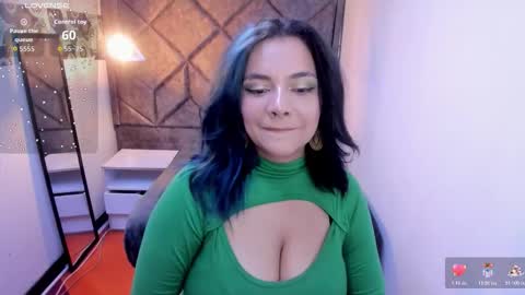 kiara Cruz online show from 10/29/25, 08:43