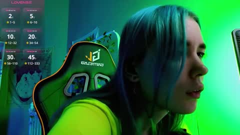 Kira online show from 09/10/25, 09:15