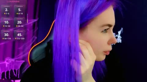 Kira online show from 11/03/25, 09:05