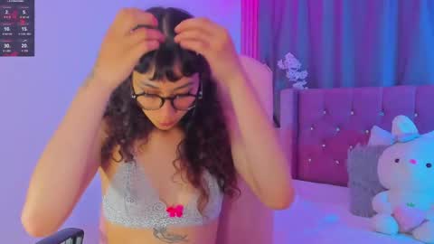 Snapshot of kiara_lovelyy chatting on 05/15/26, 04:41 Kiara online show from 05/15/26, 04:41