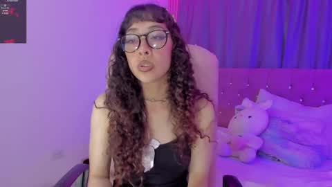 Snapshot of kiara_lovelyy chatting on 05/20/26, 04:18 Kiara online show from 05/20/26, 04:18