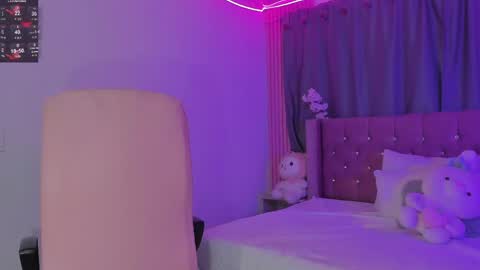 Snapshot of kiara_lovelyy chatting on 05/24/26, 03:44 Kiara online show from 05/24/26, 03:44