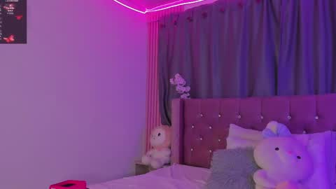 Snapshot of kiara_lovelyy chatting on 05/25/26, 03:23 Kiara online show from 05/25/26, 03:23