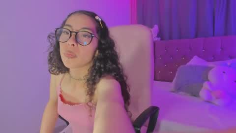 Snapshot of kiara_lovelyy chatting on 06/04/26, 04:29 Kiara online show from 06/04/26, 04:29