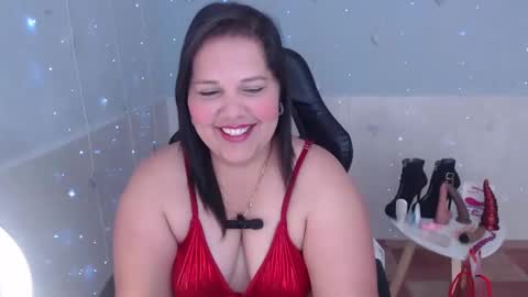 Snapshot of kiara_scottt chatting on 02/14/25, 11:42 Kiara online show from 02/14/25, 11:42