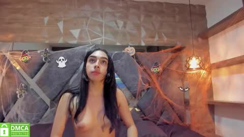 kiara_velvet__ online show from 10/28/25, 05:44