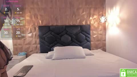 kiara_velvet__ online show from 11/30/25, 03:43