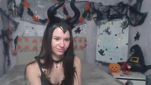 Kara online show from 10/31/25, 09:05