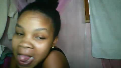 Snapshot of kiarah_69 chatting on 05/17/26, 01:40 kiarah 69 online show from 05/17/26, 01:40