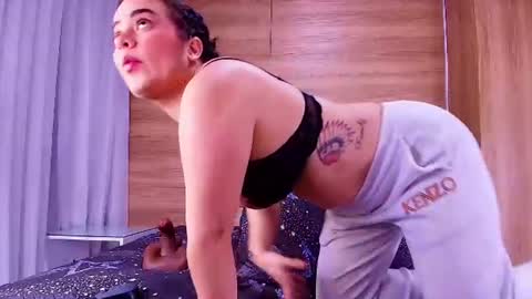 Snapshot of kiaralopez_ chatting on 06/11/26, 03:04 kiaralopez_ online show from 06/11/26, 03:04