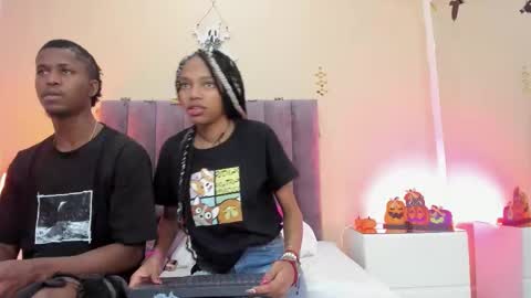 Sara Palacios online show from 10/30/25, 07:14