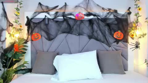 kiarha  online show from 11/01/25, 03:08