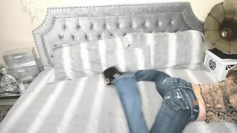 Kia Rose online show from 12/22/24, 07:11