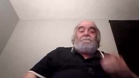 Snapshot of kickinme chatting on 10/17/25, 10:45 KICKINME online show from 10/17/25, 10:45