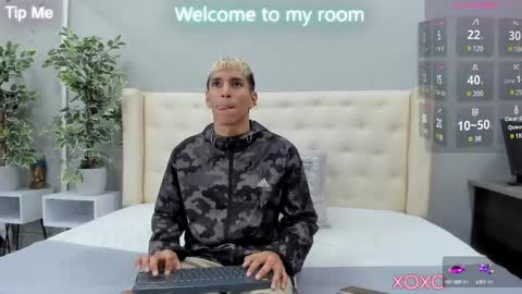 Kieran Derek online show from 02/14/25, 03:22