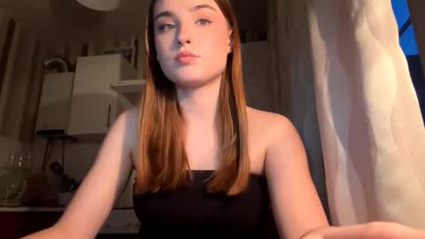 Ola my name is Lissa  Lets hit 10 Thumbs Up together   online show from 03/26/26, 03:39