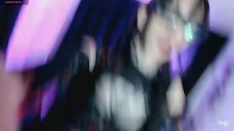 Snapshot of kiizzukyuwu chatting on 12/11/24, 03:24 Kizuky online show from 12/11/24, 03:24