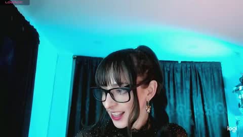 Snapshot of kiizzukyuwu chatting on 02/12/25, 11:40 Kizuky online show from 02/12/25, 11:40