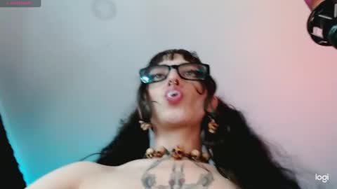 Snapshot of kiizzukyuwu chatting on 02/16/25, 03:04 Kizuky online show from 02/16/25, 03:04