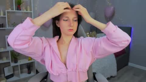 Kika online show from 02/20/26, 02:06