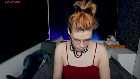 Kiki online show from 12/06/24, 04:38