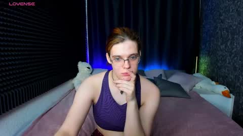 Kiki online show from 01/10/25, 04:41