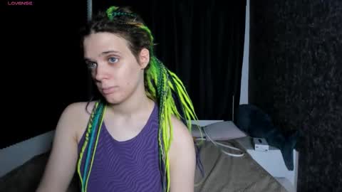 Kiki online show from 11/23/25, 10:48