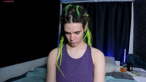 Kiki online show from 11/27/25, 10:06