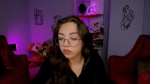 Snapshot of kiki_swan chatting on 03/05/25, 07:49 kiki_swan online show from 03/05/25, 07:49