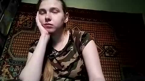 kikibang_ online show from 11/12/25, 08:37