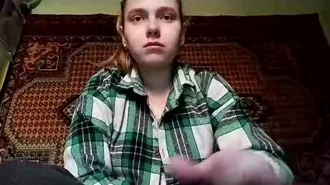 kikibang_ online show from 11/22/25, 08:24