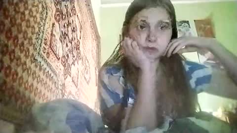 kikibang_ online show from 12/17/25, 08:04