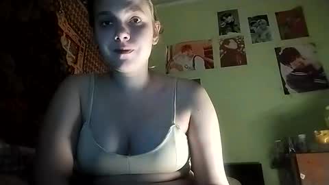 kikibang_ online show from 01/12/26, 08:47