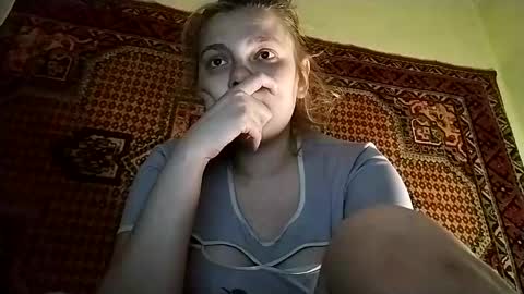 kikibang_ online show from 04/21/26, 06:44