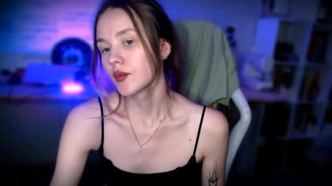 Snapshot of kikies_ chatting on 12/03/24, 10:29 Mika and Miranda online show from 12/03/24, 10:29