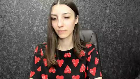 Snapshot of kikies_ chatting on 09/12/25, 04:40 Mika and Miranda online show from 09/12/25, 04:40