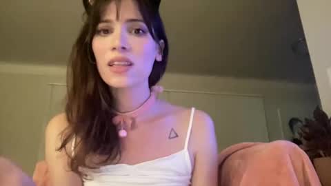 Kiki Hart online show from 12/28/24, 04:30