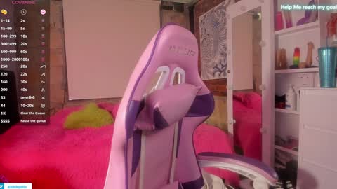 Snapshot of kikilepetite chatting on 01/24/25, 08:32 kiki online show from 01/24/25, 08:32